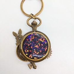 懐中時計のキーホルダー（大）うさぎのカギ 2枚目の画像