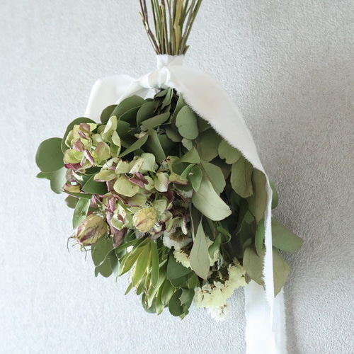 秋色紫陽花のドライフラワースワッグ ドライフラワー I Bee