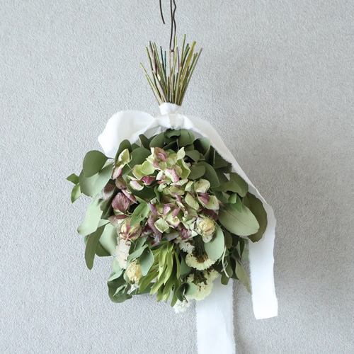 秋色紫陽花のドライフラワースワッグ ドライフラワー I Bee