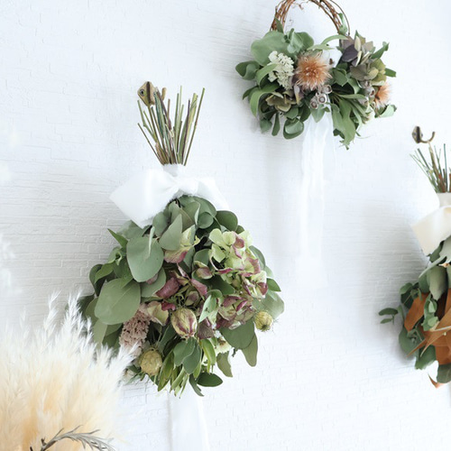 秋色紫陽花のドライフラワースワッグ ドライフラワー I Bee