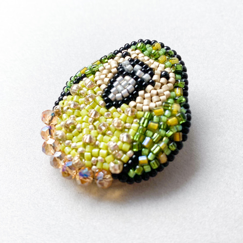 カカポのブローチ /鳥モチーフ ビーズ刺繍ブローチ おしゃれの