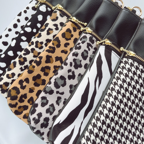 レオパード柄 ヒョウ柄 サコッシュ 縦型 旅行 ショルダー レザー