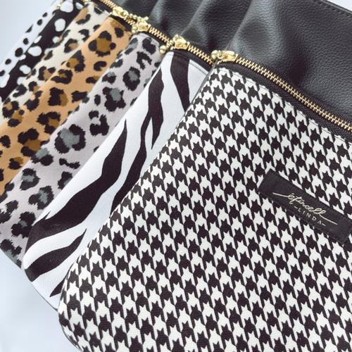 レオパード柄 ヒョウ柄 サコッシュ 縦型 旅行 ショルダー レザー