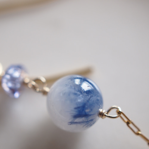 デュモルチェライトインクォーツのピアス ピアス（フック・チェーン