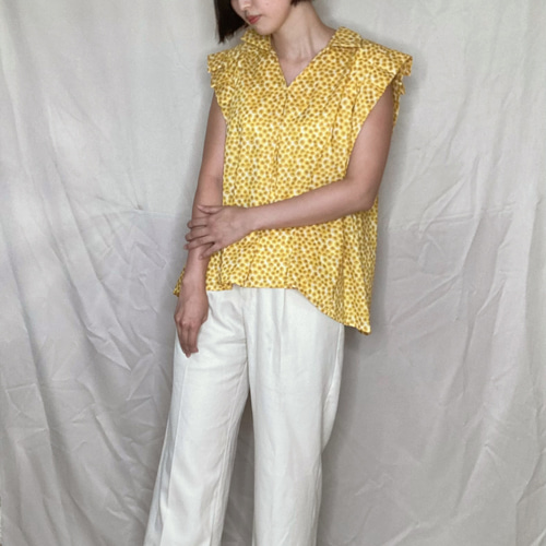 リバティプリント・パタパタ袖スキッパーブラウス – 上質コットンで