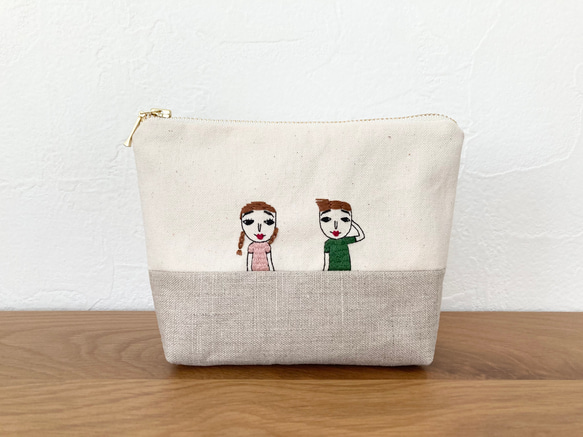 刺繍ポーチ ふたりで会話中 マチ付き小物入れ ポーチ カザマル 通販 