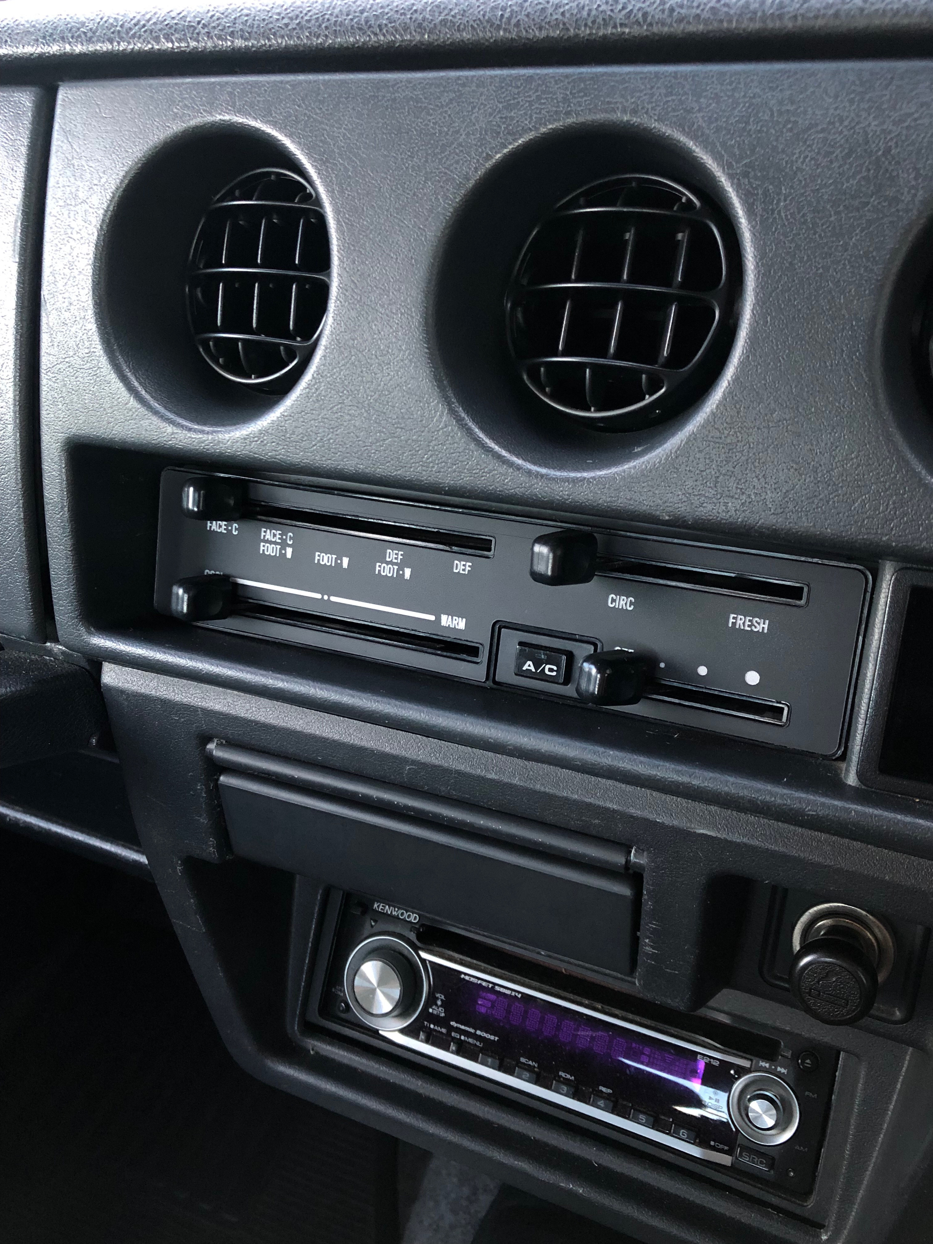 エアコンフェイスパネル　クラシックスタイル　ジムニーカスタム　JA11 JA12 JA22 JB31W ※送料無料