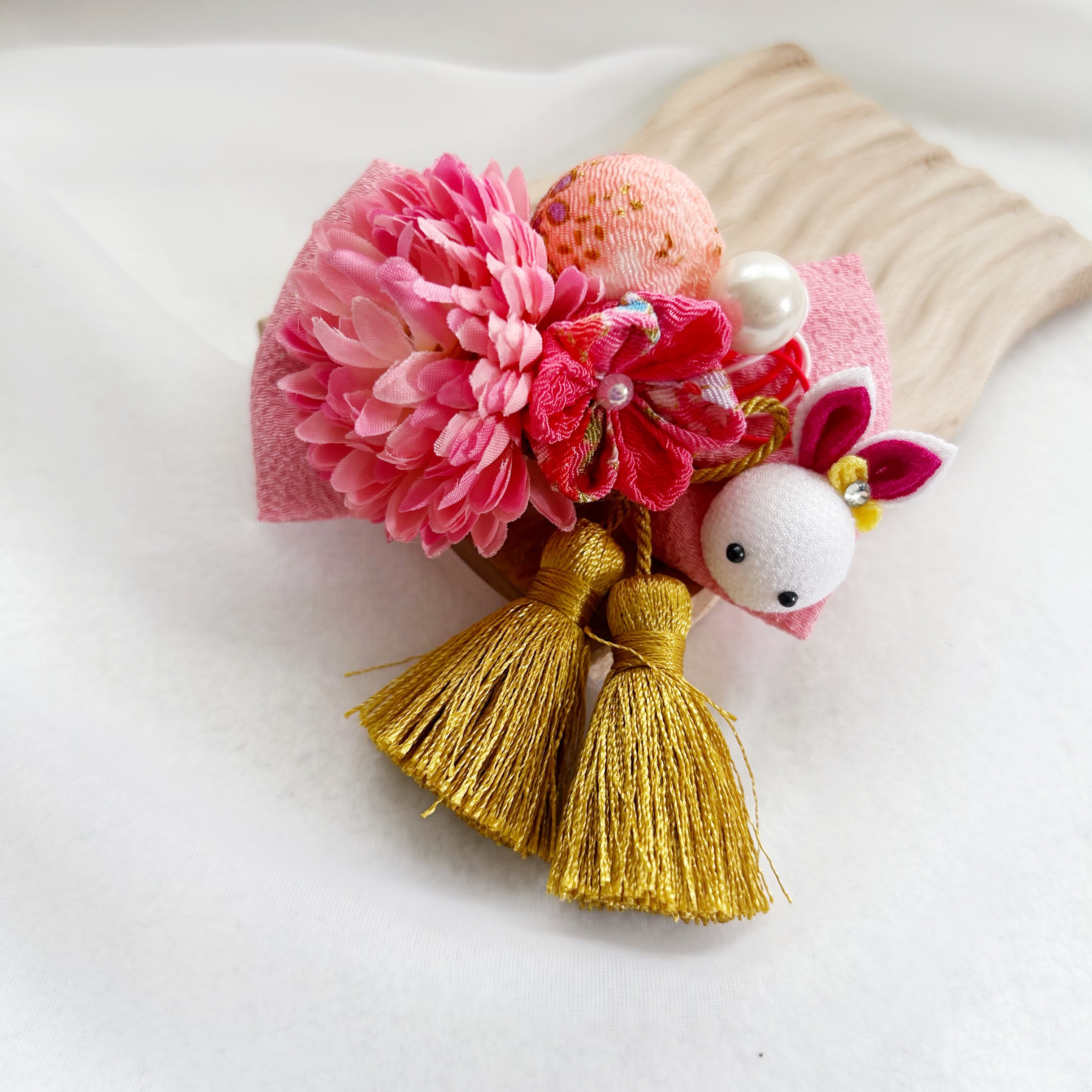つまみ細工 髪飾り うさぎさん♡ヘアクリップ 滑り止め つまみ細工 髪飾り ヘアクリップ 滑り止め うさぎさん♡ つまみ細工 髪