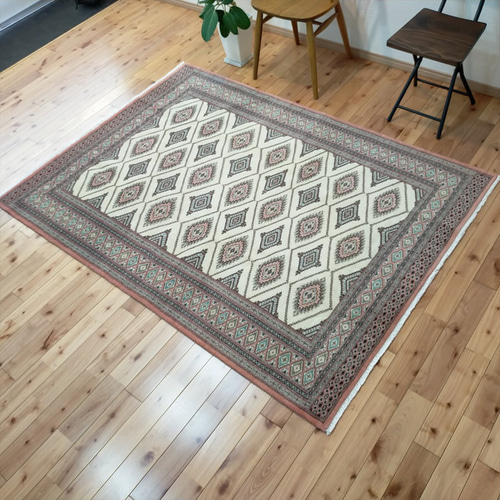 パキスタン絨毯 ハイクオリティ 190x140cm 手織り ピンク