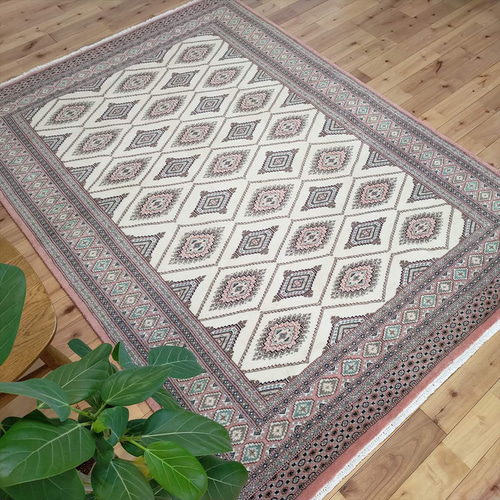 パキスタン絨毯 ハイクオリティ 190x140cm 手織り ピンク