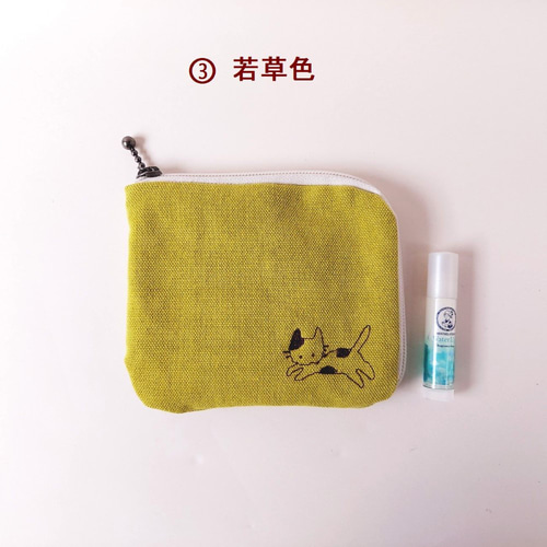ねこ*L字ファスナーポーチ イヤホン 充電器 メイク 口紅 化粧ポーチ