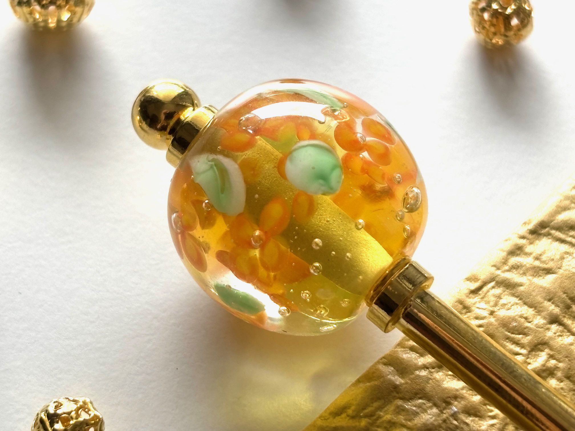 蜻蛉玉　とんぼ玉　トンボ玉　ブレスレット　蜻蛉玉丙午　ゴールド　マルチカラー 蜻蛉玉とんぼ玉トンボ玉ブレスレット蜻蛉玉丙午ゴールドマルチカラー