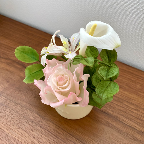 国産品 クレイフラワー＊樹脂粘土のお花＊ピンクローズのアレンジメント フラワー・リース
