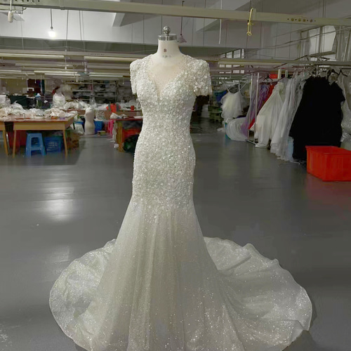 韓国風ビジュー ウエディングドレス キラキラのハンドビーディング  