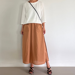 1枚で決まる。春夏の着心地満点コットン100の美シルエットワイドパンツ＆スカート　トフィー色 12枚目の画像
