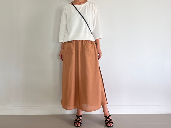 1枚で決まる。春夏の着心地満点コットン100の美シルエットワイドパンツ＆スカート　トフィー色 13枚目の画像