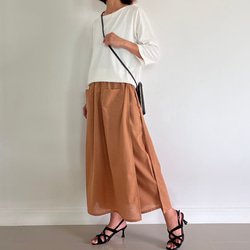 1枚で決まる。春夏の着心地満点コットン100の美シルエットワイドパンツ＆スカート　トフィー色 3枚目の画像
