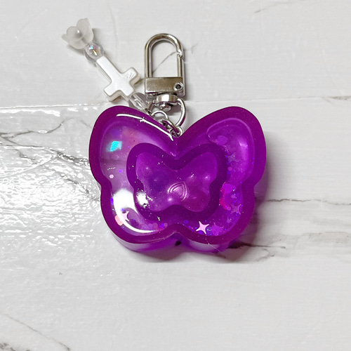 光る ダブルシェイカー 蝶 レジン キーホルダー 韓国 シンプル