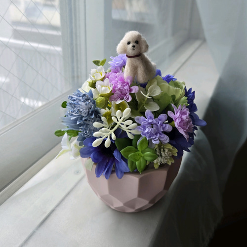 羊毛フェルト母の日ギフト・花のアレンジメント付き・わんちゃん フラワーギフト 羊毛フェルトのピック付き 犬好き 猫好き 羊毛フェルト