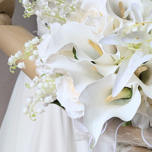 ウエディングホワイトブーケ(アマゾンリリー、スズラン、カラー