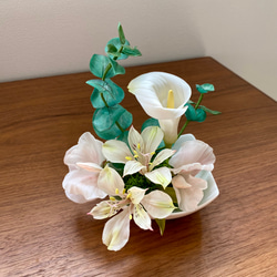 専用 イチゴの鉢植えとスイトピーアレンジ クレイフラワー クレイフラワーいちご - メルカリ