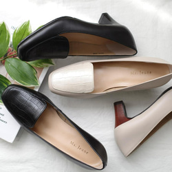 目を惹くクロコ型押しデザインの本革ローヒールシューズ / PO5227