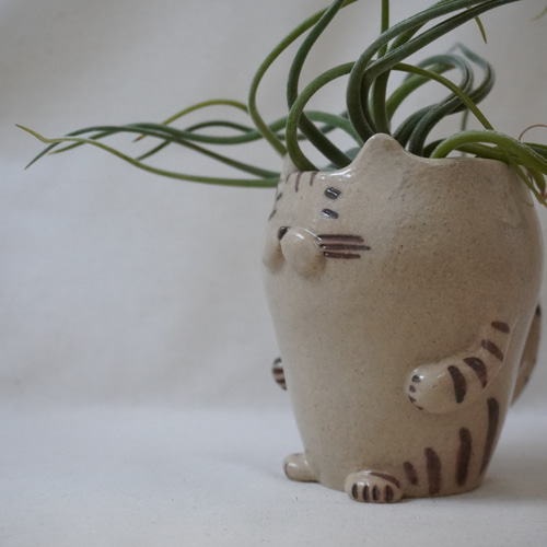 かとうゆみ　ねこ　マフラー　レア　陶器　植木鉢　新品　置物　花器　新品 猫花入れ大または植木鉢 ha458 | kusafune's STORE