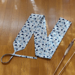 【受注製作】弓道　弓巻き　お花畑の猫　ブルー 1枚目の画像