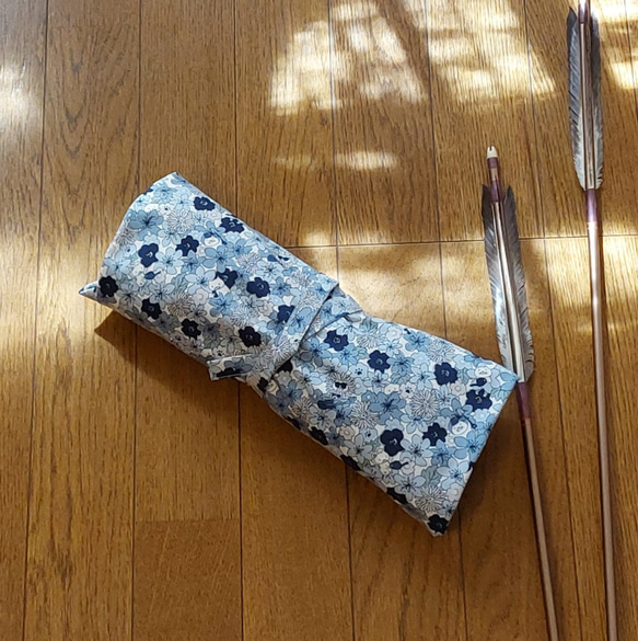 【受注製作】弓道　かけ袋　お花畑の猫　ブルー 1枚目の画像
