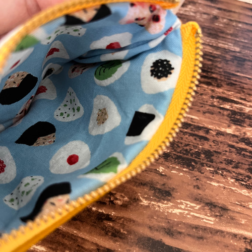 おにぎり刺繍 カラビナ付きポケットティッシュポーチ おにぎり