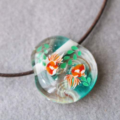 期間限定セール＊金魚のとんぼ玉ガラスペンダント ネックレス