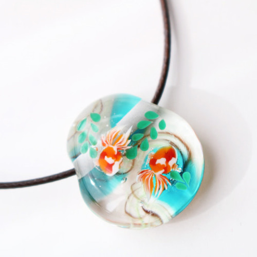 期間限定セール＊金魚のとんぼ玉ガラスペンダント ネックレス