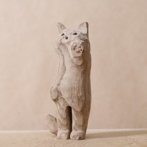 招き猫（左手）木彫り 木製 ネコの置物 インテリア雑貨（木材：栗