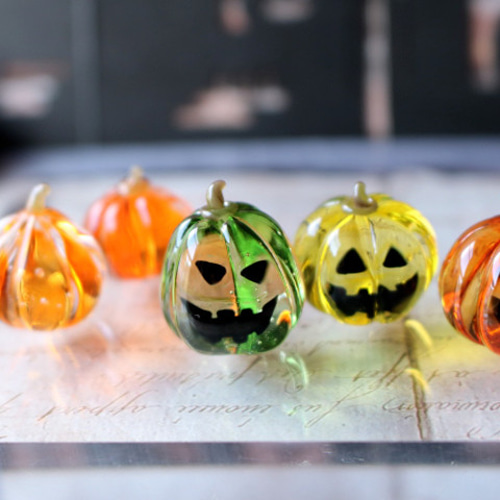 ガラスのハロウィン・ミニチュアジャックオランタン・かぼちゃ畑