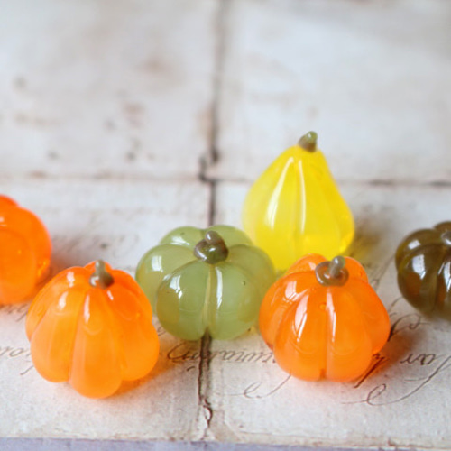 ガラスのハロウィン・ミニチュアジャックオランタン・かぼちゃ畑（半