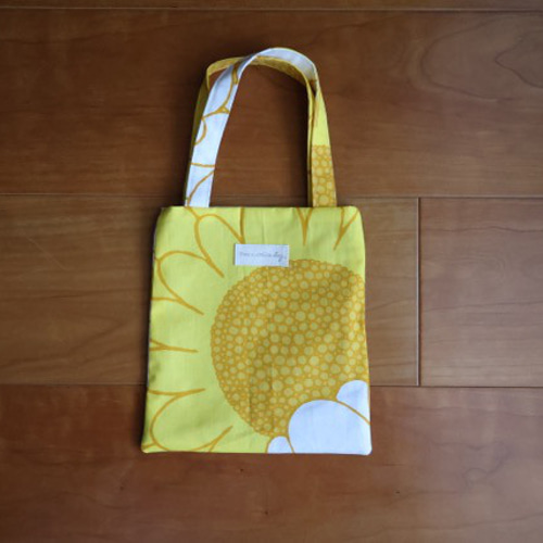 2309-77 ミニストラップサシェ 香り袋 2個組 黄色 小花柄 刺繍レース ぺたんこミニバッグ IKEAの生地使用 イエロー花柄(再販) エコバッグ