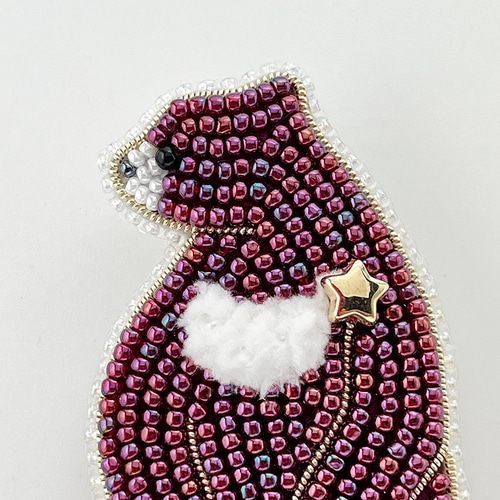ビーズ刺繍_くまのブローチ（ピンク） ブローチ Zatto 通販