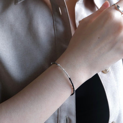 GARNI シルバー ブラックビーズブレスレット GARNI ミックスビーズ ブレスレット ガルニ シルバー - メルカリ