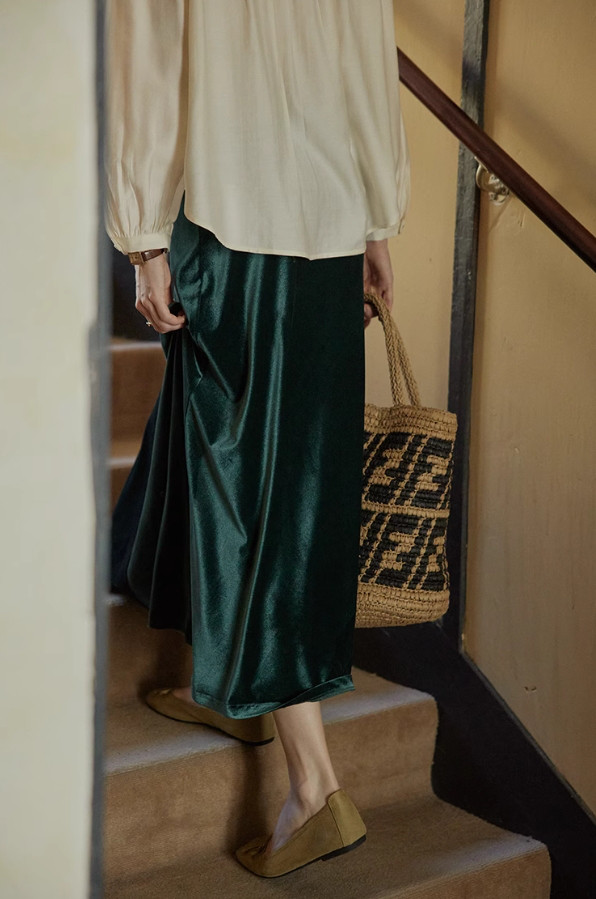 秋冬向　ベルベット生地スカート　ロングスカート