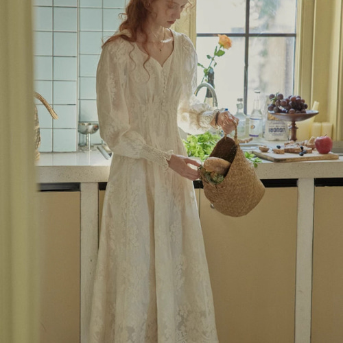 長袖ワンピース ハイウェスト レース生地 裏地付き ベージュ