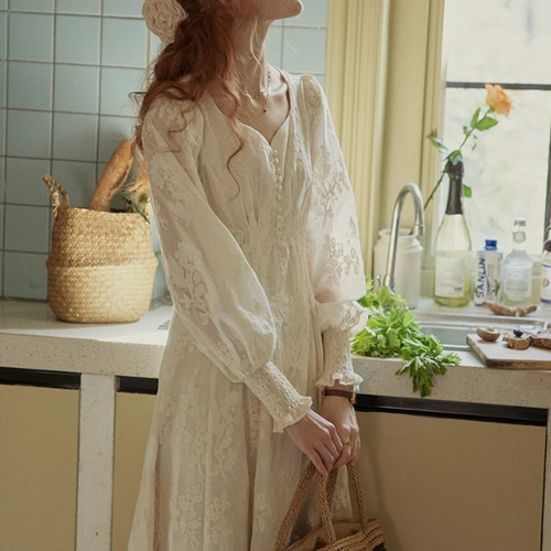 長袖ワンピース ハイウェスト レース生地 裏地付き ベージュ