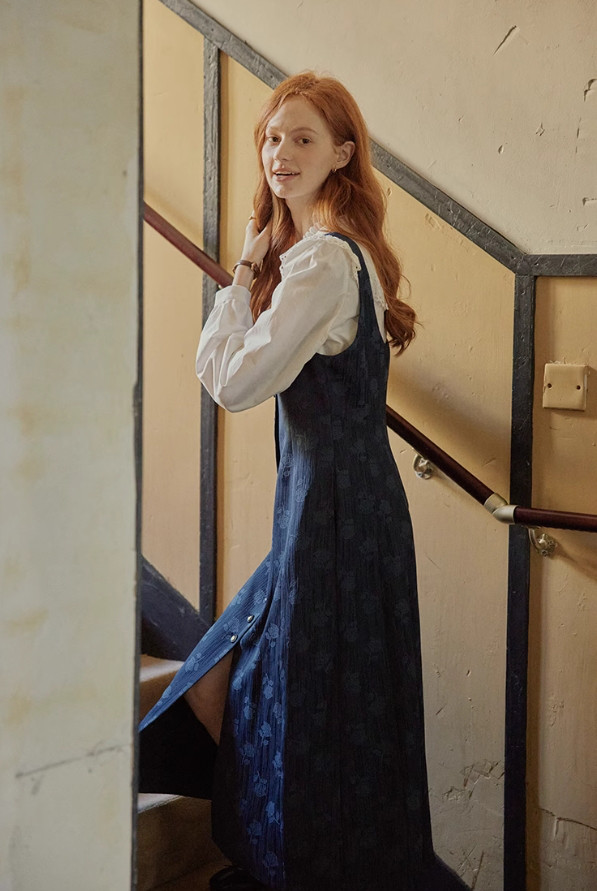 ジャガード生地ワンピース　ノースリーブワンピース