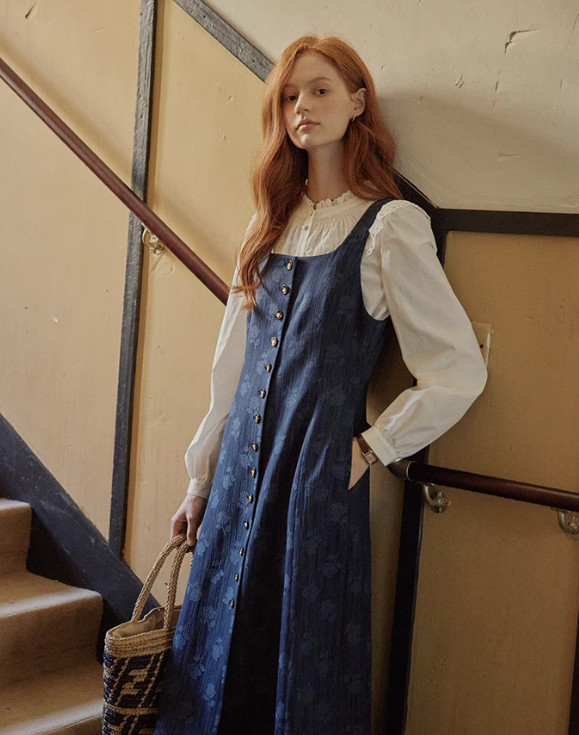 ジャガード生地ワンピース　ノースリーブワンピース