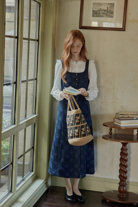 ジャガード生地ワンピース　ノースリーブワンピース