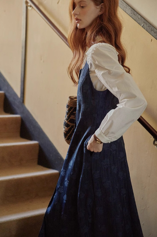 ジャガード生地ワンピース　ノースリーブワンピース