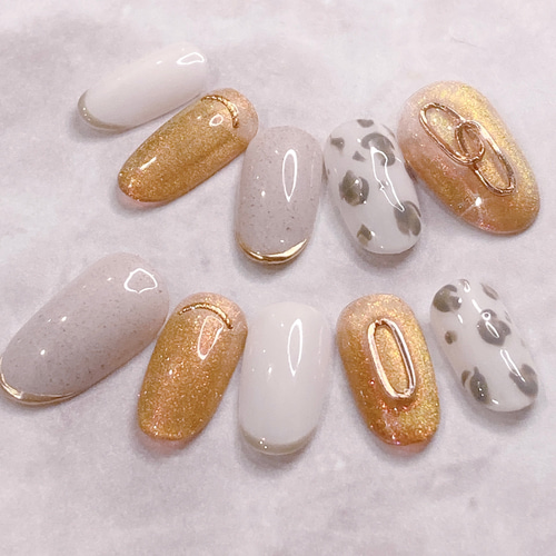 ゴージャスパーツでモードに 大人のヒョウ柄ネイルチップ/マグネット