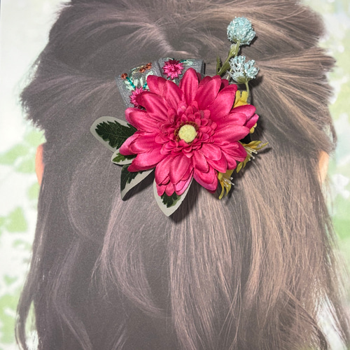 華やかピンクのお花と刺繍リボン 花束みたいに豪華なヘアクリップ 発表  