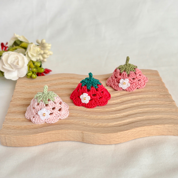 いちごの帽子 バケットハット風 ハムスター・小動物・ぬいぐるみ