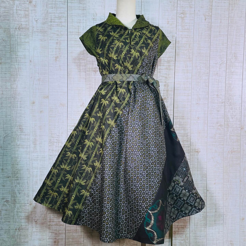 緑系数種類の正絹大島紬で立ち襟フレンチ袖テントラインワンピースM  