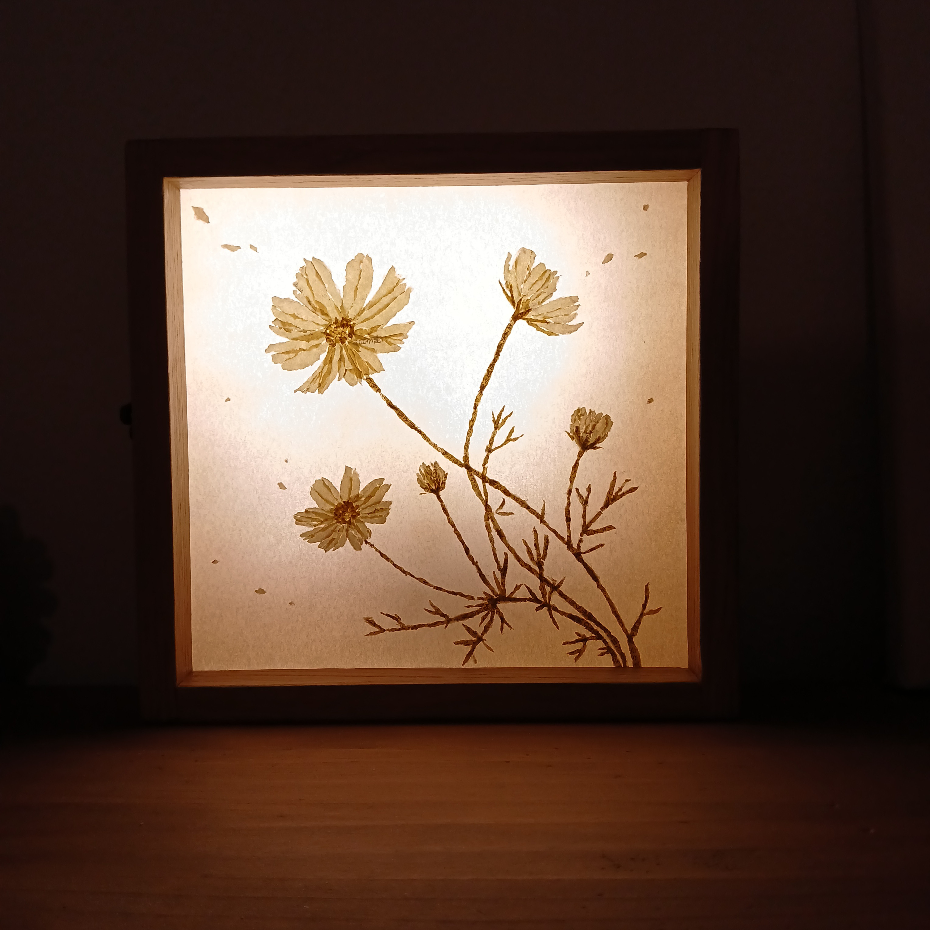 ✽コスモスの紙アート・ちぎり絵 ・装飾照明・卓上照明・行灯 ライト スタンドライト テーブルランプ ランプ・祝い・飾り✽